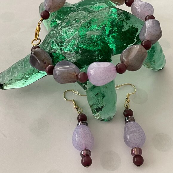 Bracelet & Pierced Earrings Shades of Purple Glass Beads Gold Findings - Picture 1 of 4
